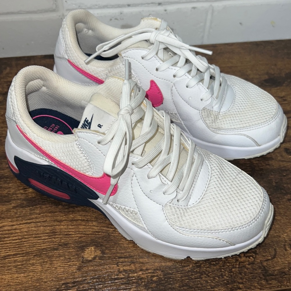 Nike AirMAX size 6 (Women’s)